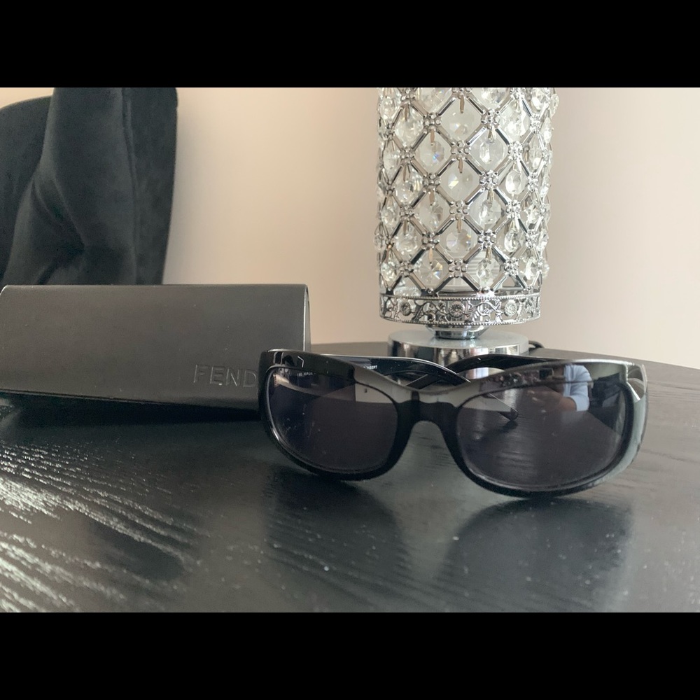 Fendi sunglasses 🕶